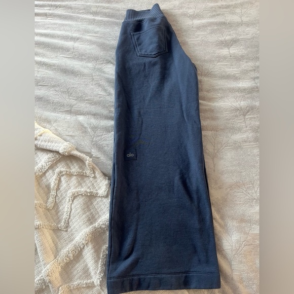 ALO Yoga Slate Wide-Leg Pants - Picture 3 of 8